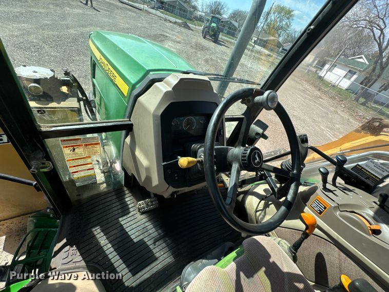 image for item ND9083 2015 John Deere 6115D MFWD tractor