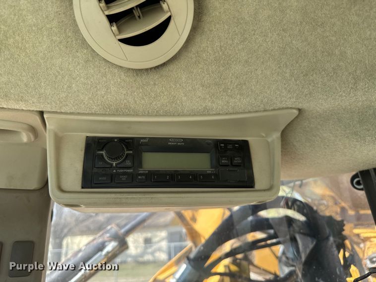 image for item ND9083 2015 John Deere 6115D MFWD tractor