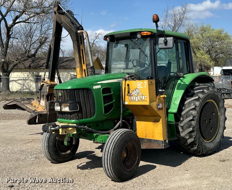 image for item ND9084 2010 John Deere 6330 tractor
