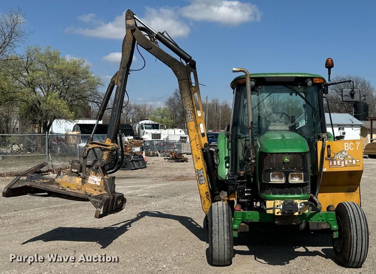 image for item ND9084 2010 John Deere 6330 tractor