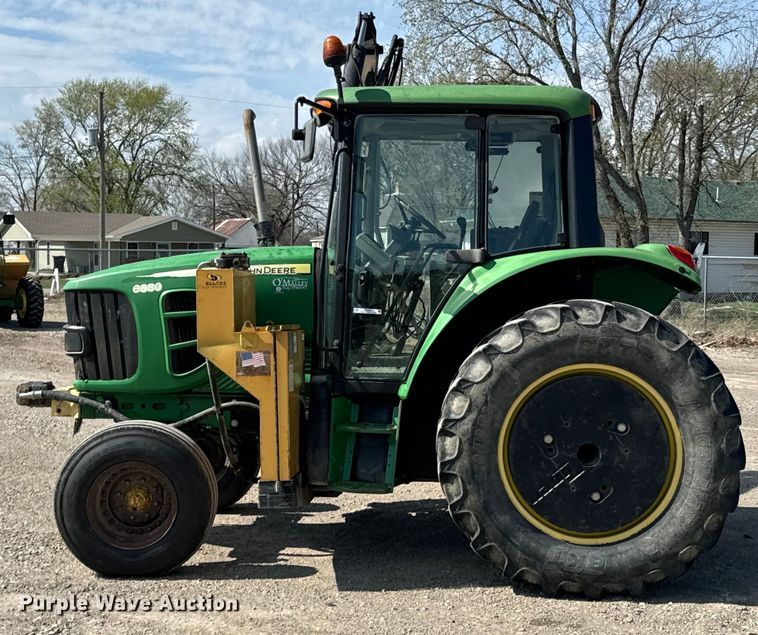 image for item ND9084 2010 John Deere 6330 tractor