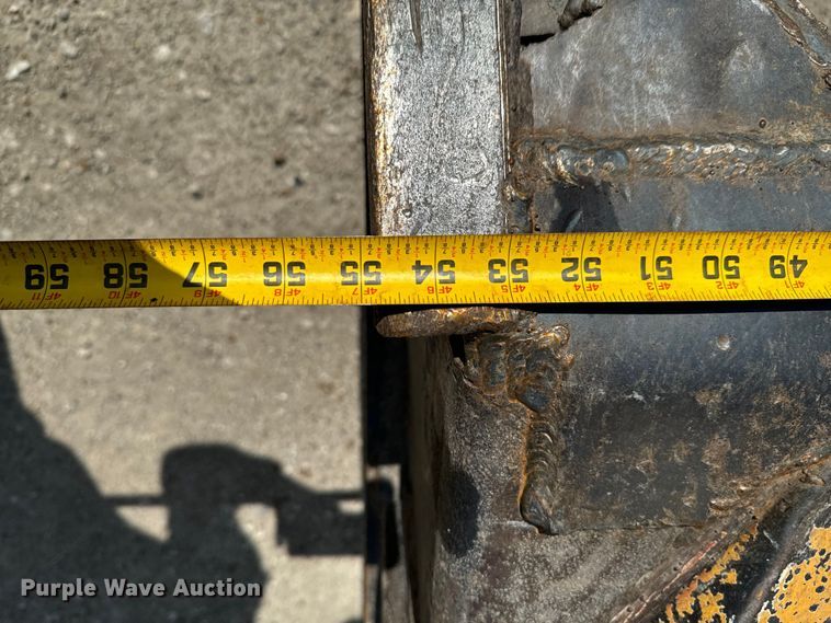 image for item ND9084 2010 John Deere 6330 tractor