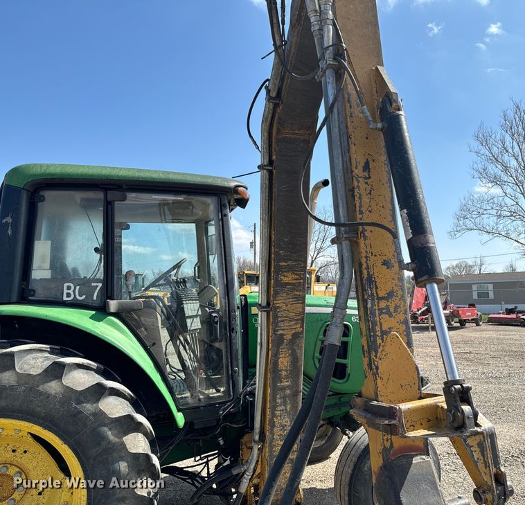 image for item ND9084 2010 John Deere 6330 tractor