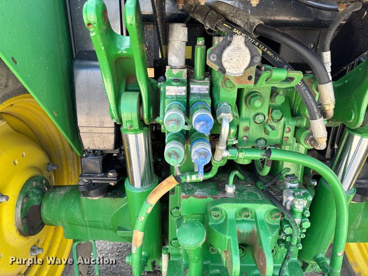 image for item ND9084 2010 John Deere 6330 tractor