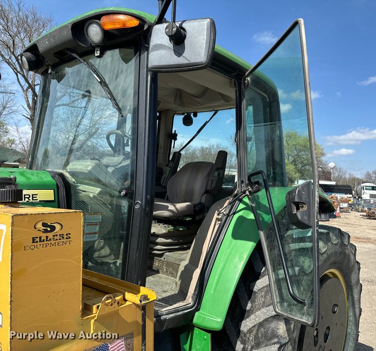 image for item ND9084 2010 John Deere 6330 tractor