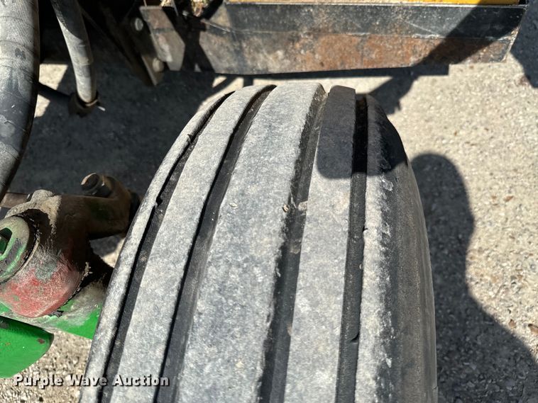 image for item ND9084 2010 John Deere 6330 tractor