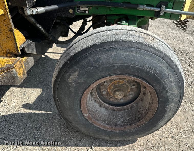 image for item ND9084 2010 John Deere 6330 tractor
