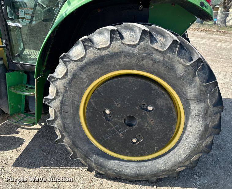 image for item ND9084 2010 John Deere 6330 tractor