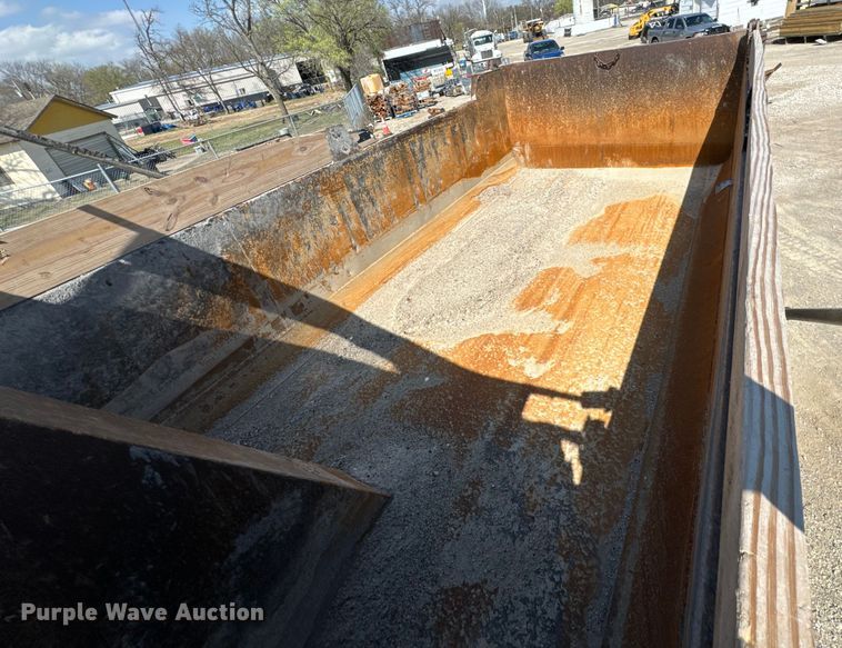 image for item ND9085 2011 Freightliner M2 dump truck