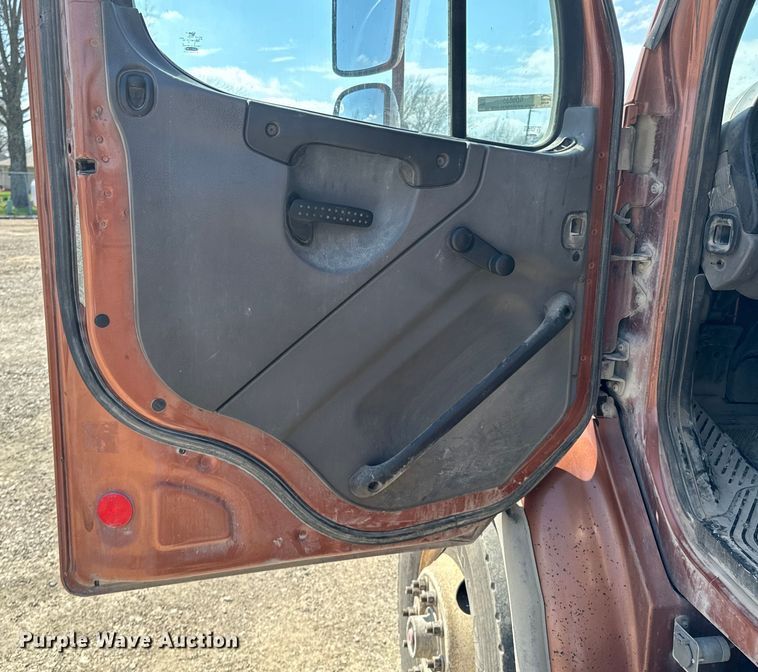 image for item ND9085 2011 Freightliner M2 dump truck