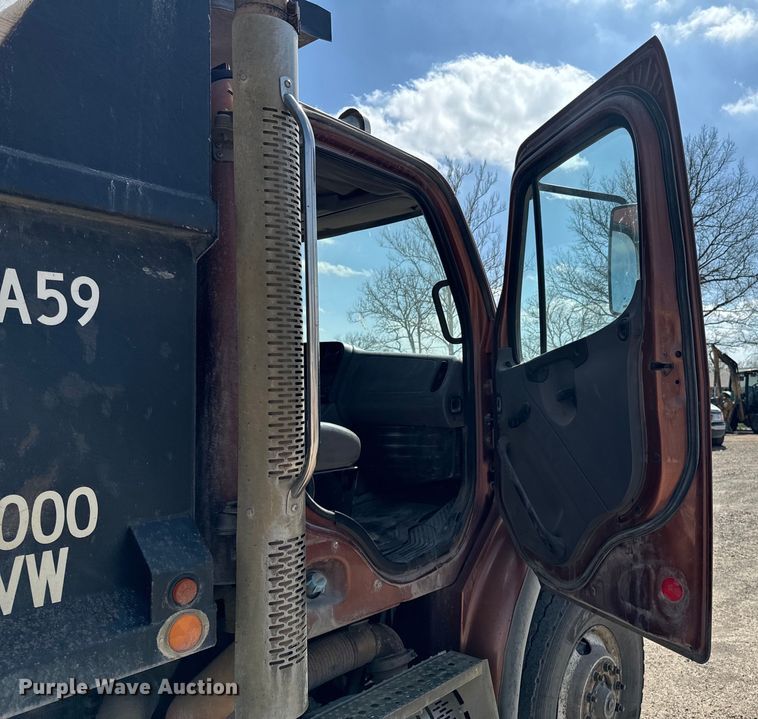 image for item ND9085 2011 Freightliner M2 dump truck