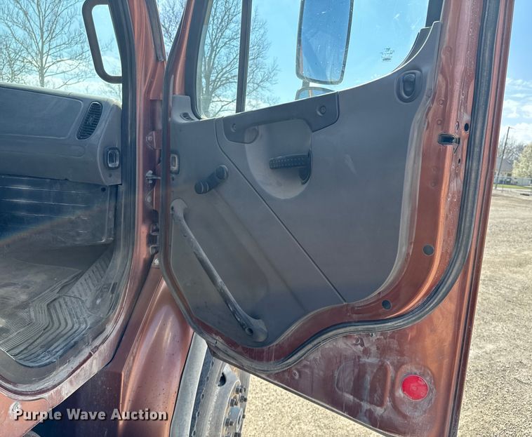 image for item ND9085 2011 Freightliner M2 dump truck