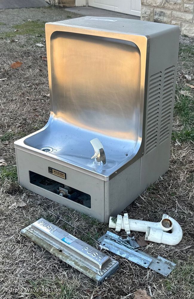 image for item NF9492 Elkay water fountain