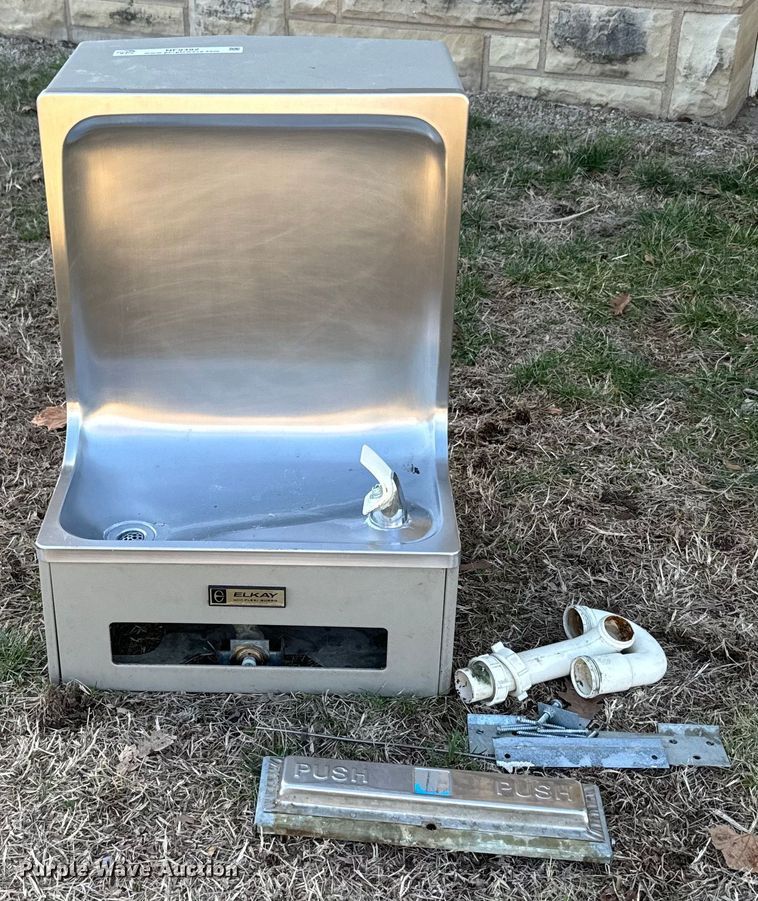image for item NF9492 Elkay water fountain