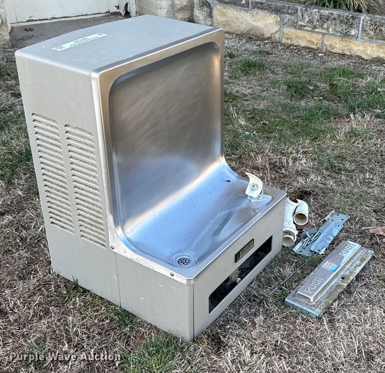 image for item NF9492 Elkay water fountain