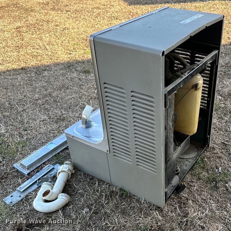 image for item NF9492 Elkay water fountain