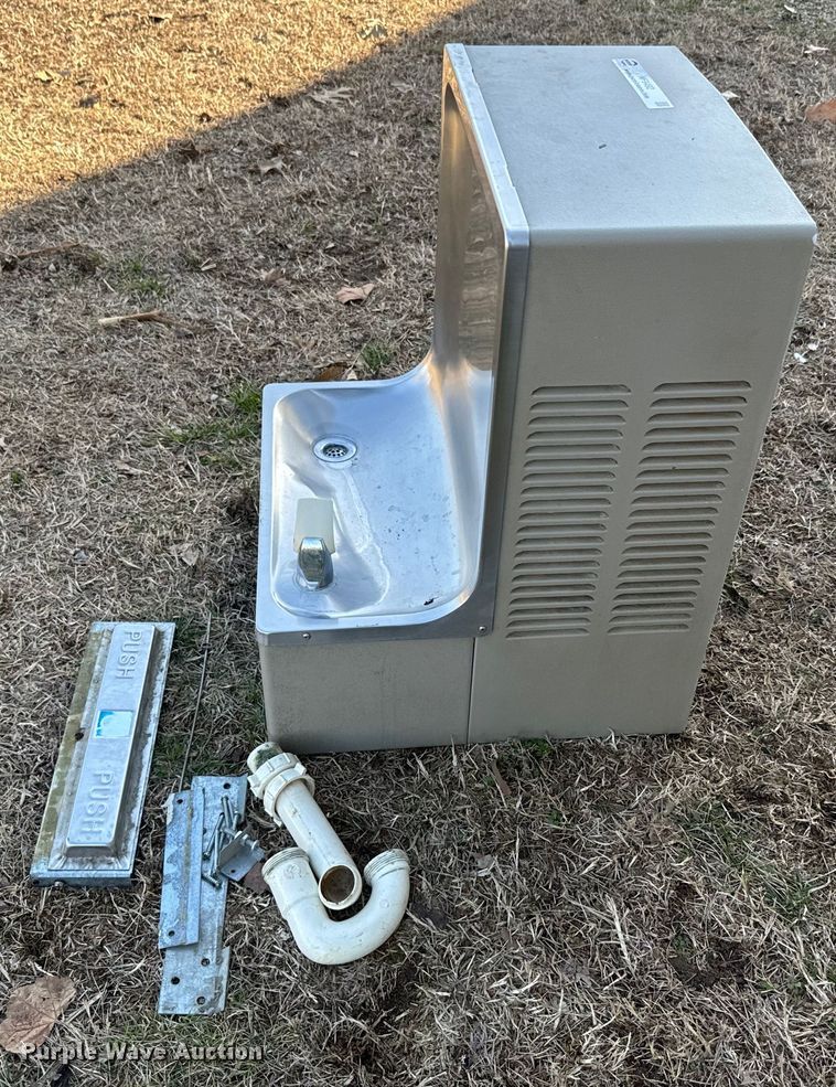 image for item NF9492 Elkay water fountain