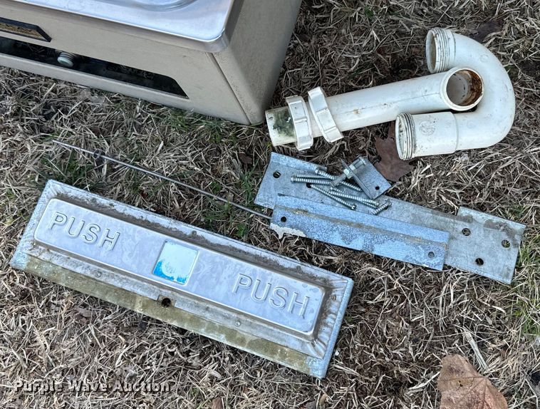 image for item NF9492 Elkay water fountain