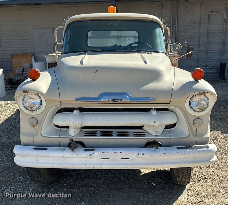 image for item NF9502 1957 Chevrolet  6400 winch truck