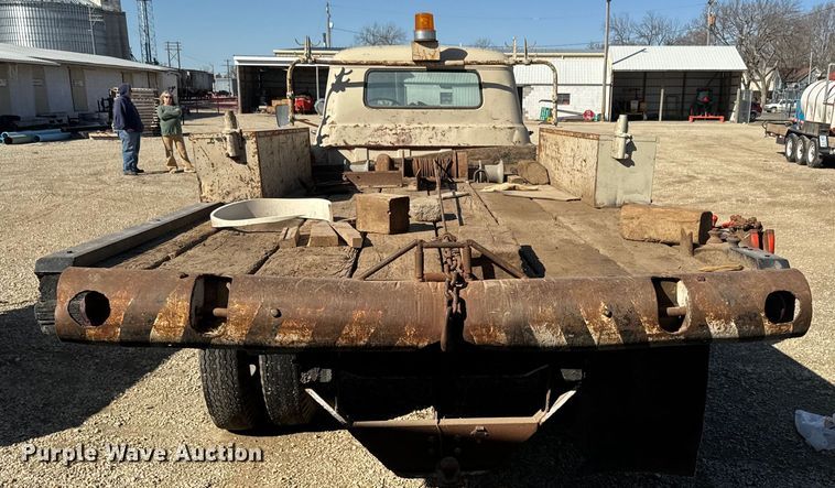 image for item NF9502 1957 Chevrolet  6400 winch truck