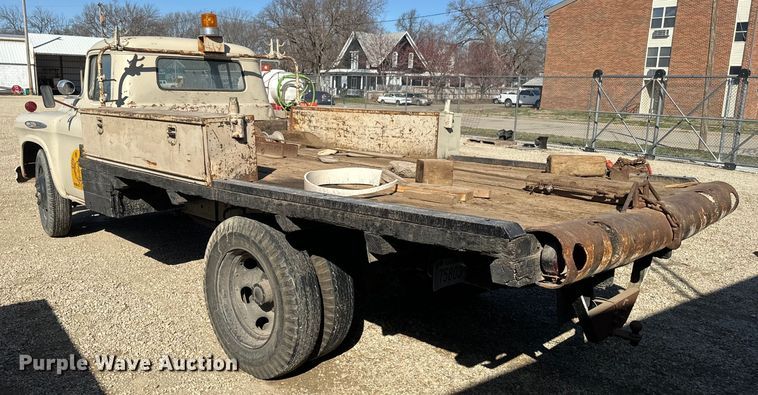 image for item NF9502 1957 Chevrolet  6400 winch truck