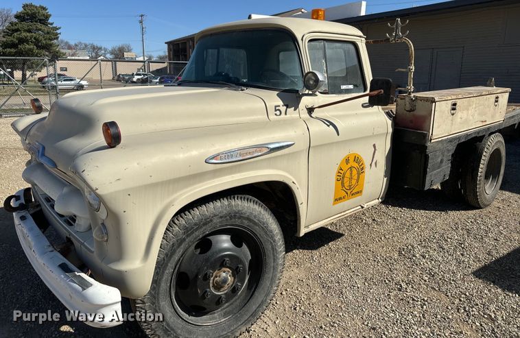 image for item NF9502 1957 Chevrolet  6400 winch truck