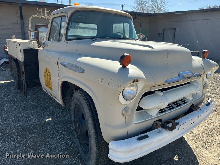 image for item NF9502 1957 Chevrolet  6400 winch truck