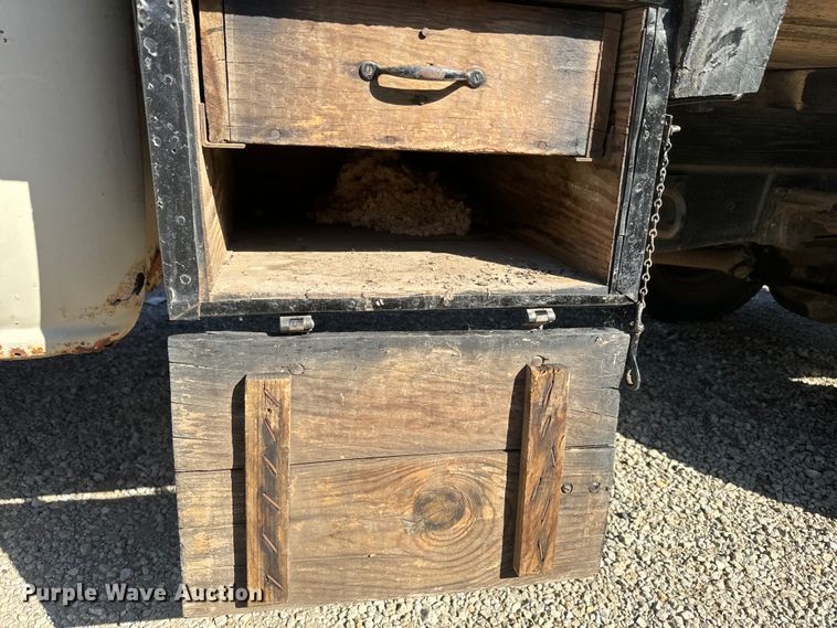 image for item NF9502 1957 Chevrolet  6400 winch truck