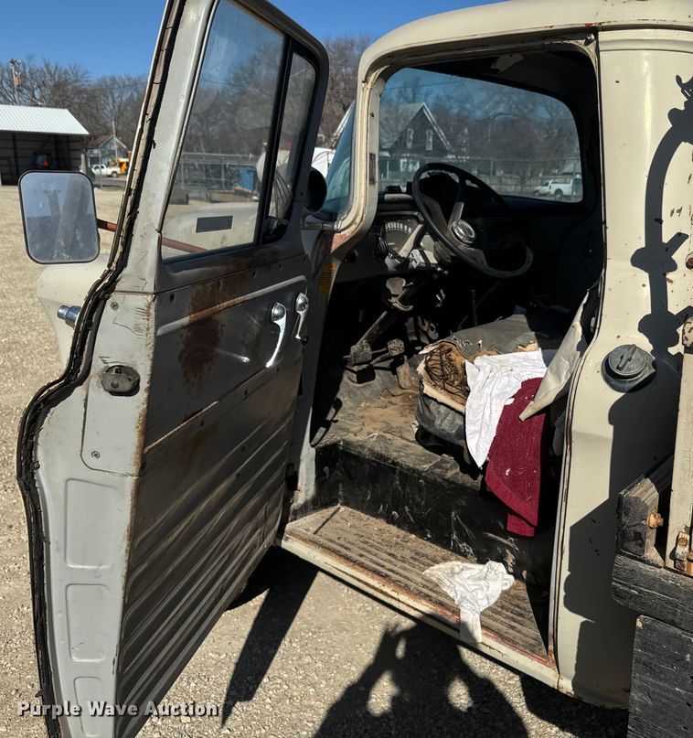 image for item NF9502 1957 Chevrolet  6400 winch truck