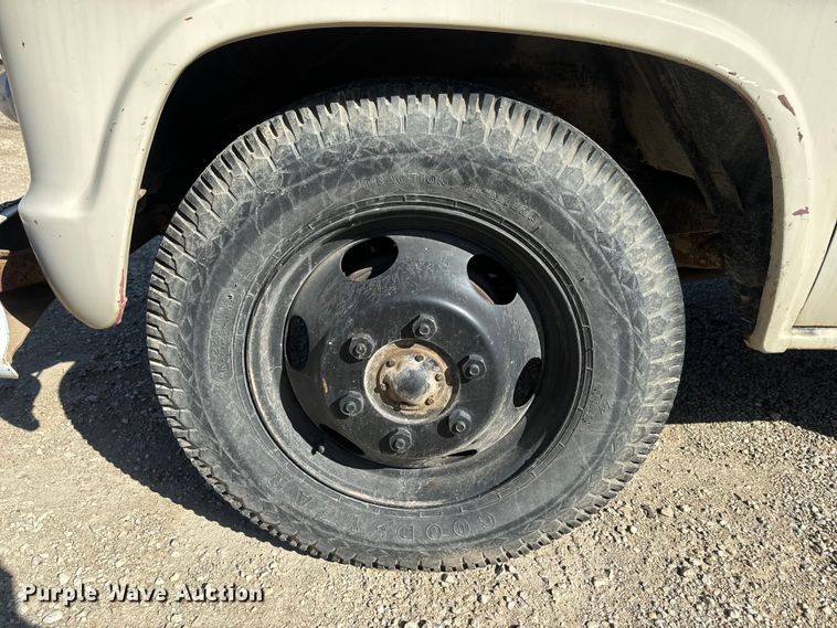 image for item NF9502 1957 Chevrolet  6400 winch truck