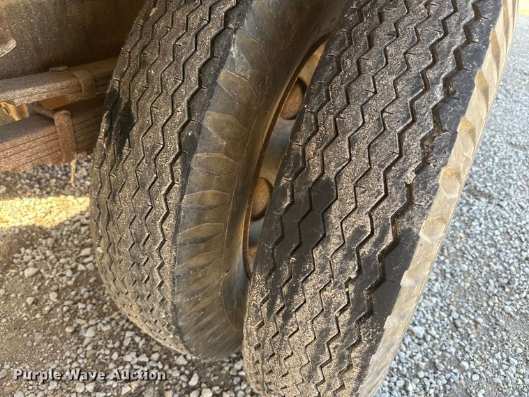 image for item NF9502 1957 Chevrolet  6400 winch truck