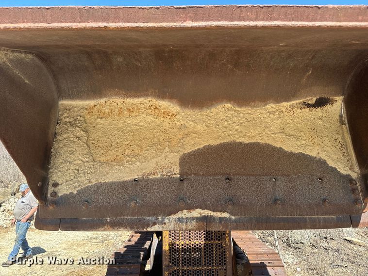 image for item NF9504 1975 Caterpillar  955L track loader