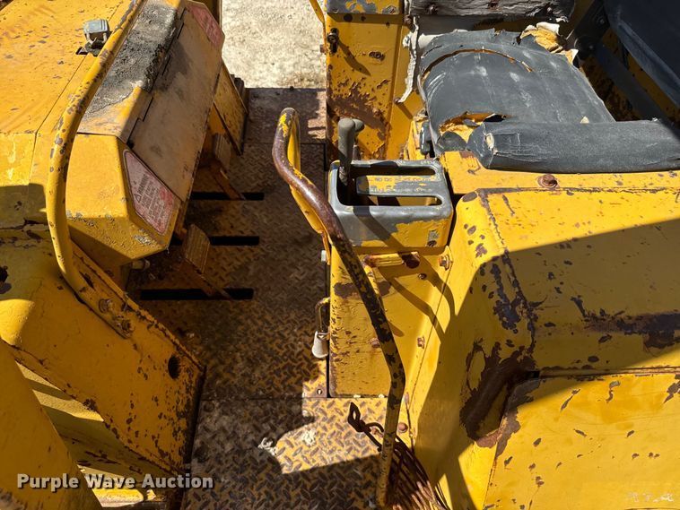 image for item NF9504 1975 Caterpillar  955L track loader