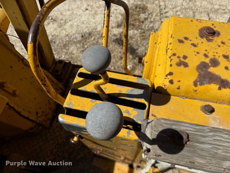 image for item NF9504 1975 Caterpillar  955L track loader