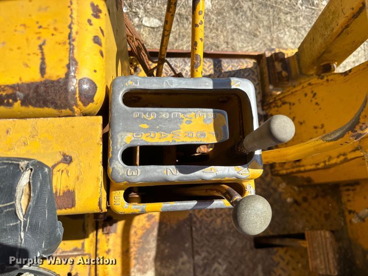 image for item NF9504 1975 Caterpillar  955L track loader