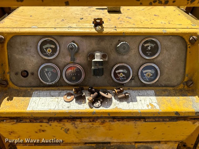 image for item NF9504 1975 Caterpillar  955L track loader