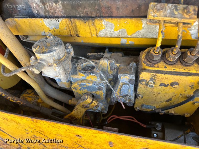 image for item NF9504 1975 Caterpillar  955L track loader