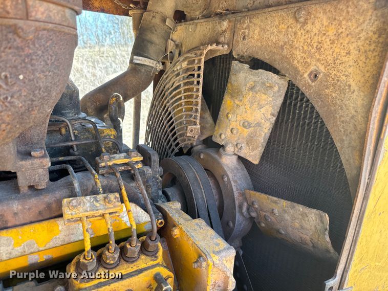 image for item NF9504 1975 Caterpillar  955L track loader