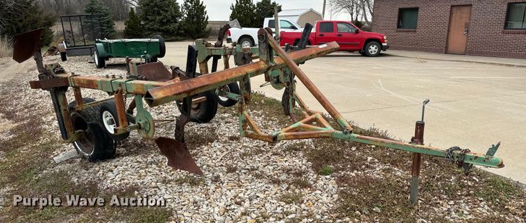 image for item NH9006 Tillage equipment 