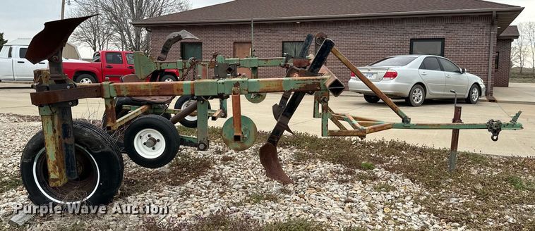 image for item NH9006 Tillage equipment 