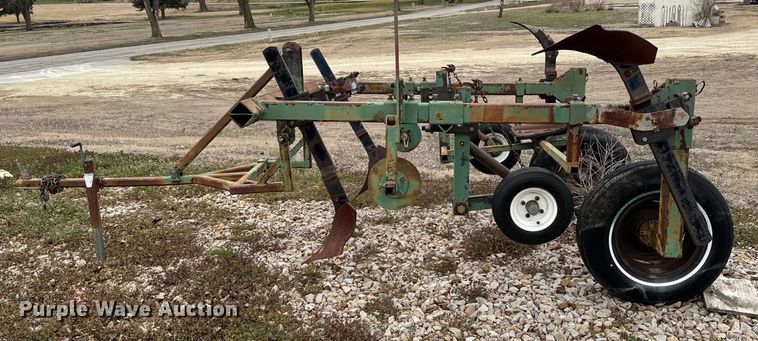 image for item NH9006 Tillage equipment 