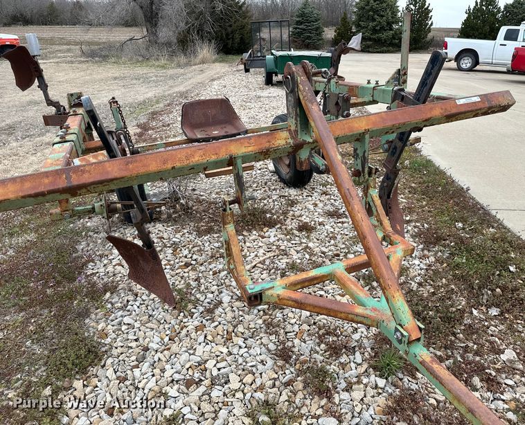 image for item NH9006 Tillage equipment 