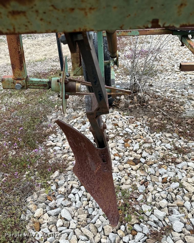 image for item NH9006 Tillage equipment 