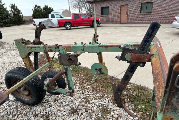 image for item NH9006 Tillage equipment 