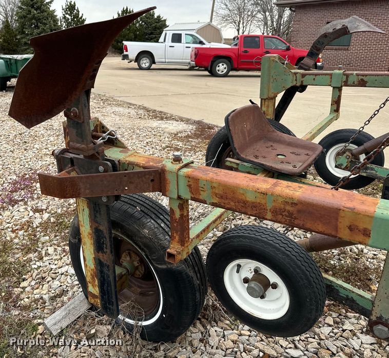 image for item NH9006 Tillage equipment 