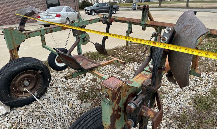 image for item NH9006 Tillage equipment 