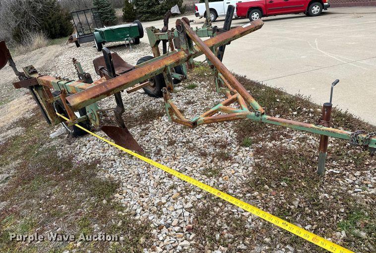 image for item NH9006 Tillage equipment 