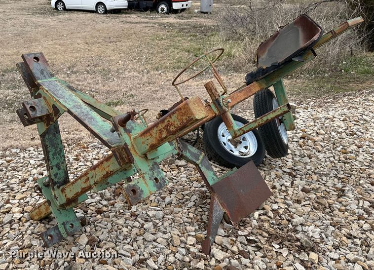 image for item NH9006 Tillage equipment 