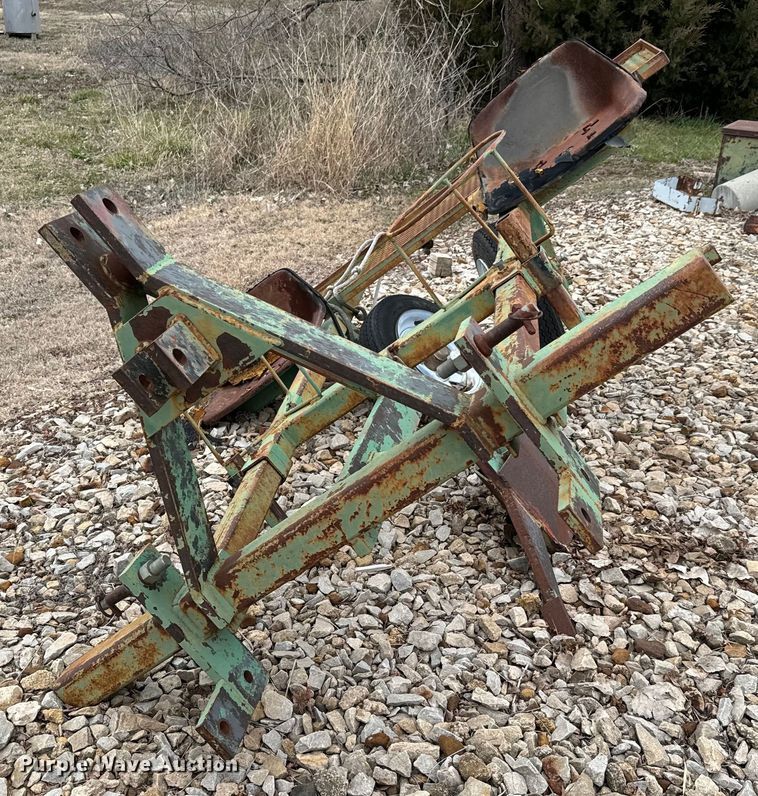 image for item NH9006 Tillage equipment 