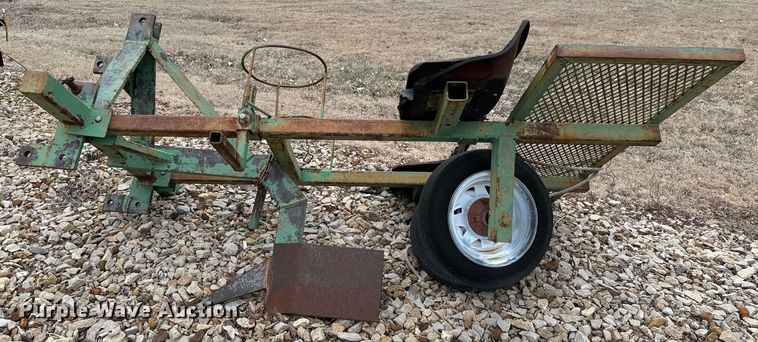 image for item NH9006 Tillage equipment 